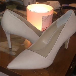 Vince Camuto beige heels, size 10, never worn